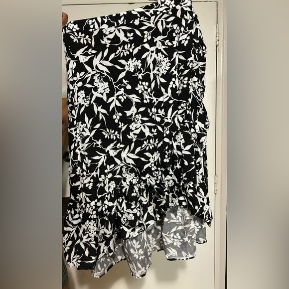 Wrap Skirt - Picture 1 of 2
